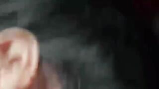 Nhìn chị họ bị thằng em 16 tuổi đè đụ thật hấp dẫn khiến cho người ta nứng.