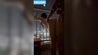 Mở cửa phòng ra doggy mà em người yêu rên như được mùa