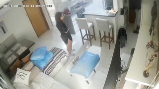 Check camera thấy vợ ân ái cùng cha chồng