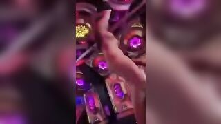 Thác loạn trong quán karaoke 2