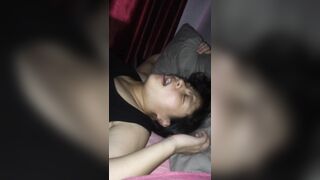 Bắn tinh trùng vào miệng lồn em
