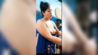 MBBG KHOE VÚ BỰ TRONG LÚC NẤU ĂN CHO BỒ TRẺ