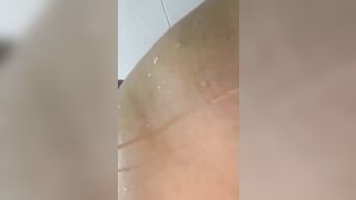 E teen xinh tươi vú bự đi tắm mà cũng quay vid show vú cười tươi gửi th b xem cùng