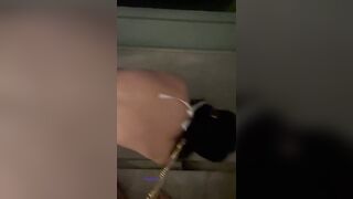 Xích cổ dắt con đĩ slave dâm đãng mặc đồ lót ren lọt khe cực đĩ thỏa đi dạo