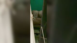 e hàng xóm ngủ nhìn ngon quá