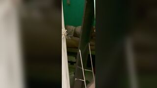 e hàng xóm ngủ nhìn ngon quá