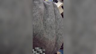 em HS mới lớn lần đầu bú con cu khủng lên còn đang e thẹn