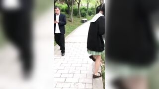 Em học sinh thích phô dâm ở công viên #4