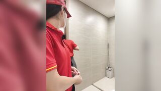 Siêu Thị WinMart bé nhân viên lồn nhiều nước vừa làm vừa bán quạt - phần 40