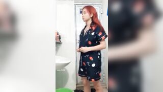 Em gái xinh tóc đỏ vay tiền thế chấp bằng clip nude