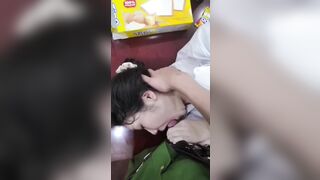 Đi công tác ở trường em ny, đè ra bú cu ngay phòng quốc hội
