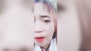 Em học sinh cấp 3 xinh vú to khủng khoe hàng cho bạn thân xem