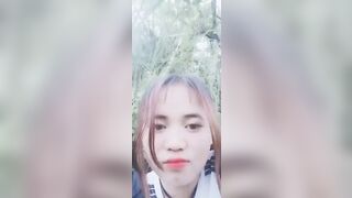 Em học sinh cấp 3 xinh vú to khủng khoe hàng cho bạn thân xem