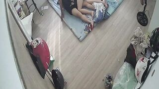 Hack cam nhà cặp vợ chồng dâm trưa ôm nhau nứng quá đè ra đụ luôn