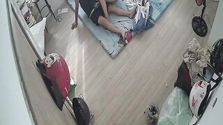 Hack cam nhà cặp vợ chồng dâm trưa ôm nhau nứng quá đè ra đụ luôn