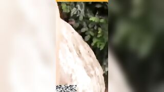 Public Cùng Bé HS Xinh Xắn Dáng Đẹp Ở Tảng Đá Đằng Sau Trường Học