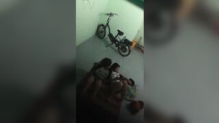 2 em hsinh c3 lén lút thủ dâm cho nhau bị hàng xóm phát hiện