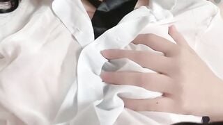 Mới lớn đã biết dùng sextoy để thủ dâm rồi 5