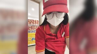 Siêu Thị WinMart bé nhân viên lồn nhiều nước vừa làm vừa bán quạt - phần 39 2