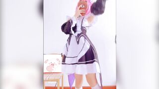 Loli cosplay nhún nhảy dâm đãng 8
