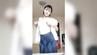 BỐ MẸ BẢO Ở NHÀ CHÁU NGOAN LẮM
