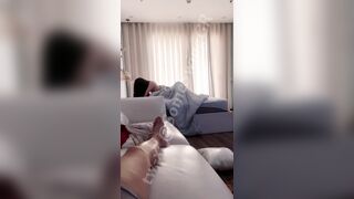 Thg cốt khổ nhất thế giới, Nhìn 2 đứa bạn Djt nhau Đủ tư Thế làm tình quay vd đăng
