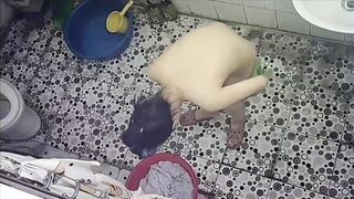 Quay lén e gái mặt xinh nhưng "dép hơi lú"