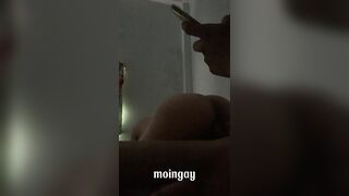 “Anh làm về mệt thì để em nhún cho”