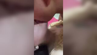 Mbbg Vừa xăm lông mày, Bị Hồng hài nhi đè ra bóp vú lút cán djt rên rỉ nứng vcl