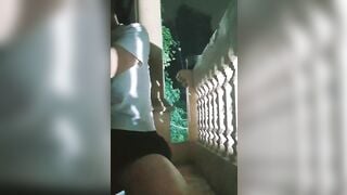 Đang ngủ bị anh họ lôi ra ban công bắt bú cu rồi Doggy