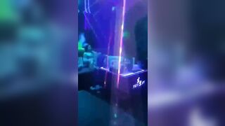 Full clip bú lồn địt e KTV đg hot trg quán,bằng chứng cho vc đi KTV có đc đụ k nhé #1