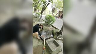 Dâm nữ vú bự khỏa thân đi dạo show hàng trc mặt a cảnh sát đô thị