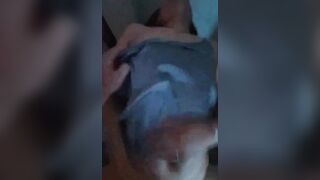 Mẹ kế say ôm hôn ngấu ngiến