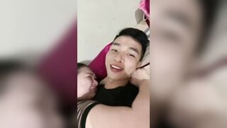 Lần đầu tiên đi lái máy bay mà gặp máy bay vừa chiến vừa nhiệt tình như vậy.