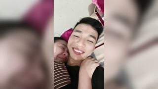 Lần đầu tiên đi lái máy bay mà gặp máy bay vừa chiến vừa nhiệt tình như vậy.