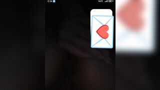 chị bảo ngân ngoáy bút vào lồn vào lỗ đít cho bé xem nè