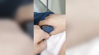 “Đang trong lớp đấy, đừng mò lồn tao nữa” bạn cùng bàn như này nwng điên