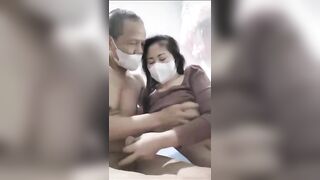 Hai vợ chông già địt nhau dâm đãng hơn trai trẻ bú lồn cưỡi cặc dâm đãng