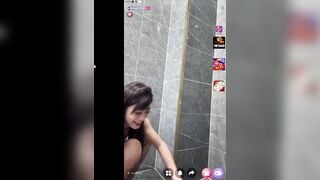 Mới bây lớn đã đua đòi livetream khoe hàng thủ dâm rồi 5