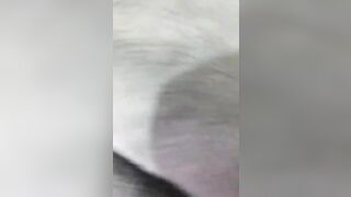 Cởi quần đụ cô bạn thân đang ngủ