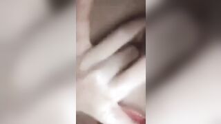 Bướm Non Không Lông Móc Bím Lên Đỉnh Nước Bắn Ướt Hết Giường