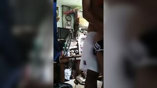 Em gái 2k9 ở nhà ko mặc sì líp bị anh họ đè đụ hấp dim.