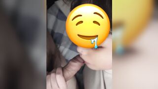 Mút chặt thế, anh bắn vào mồm luôn nhé