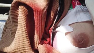 Em học sinh cấp 3 vừa học vừa khoe vú to khủng 2