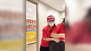 Siêu Thị WinMart bé nhân viên lồn nhiều nước vừa làm vừa bán quạt - phần 45