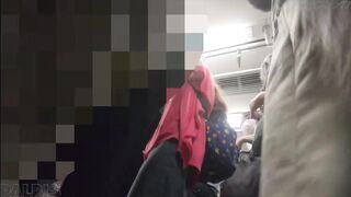 Quay lén dưới váy e teen Nhật xinh ngây thơ khi đi tàu điện ngầm