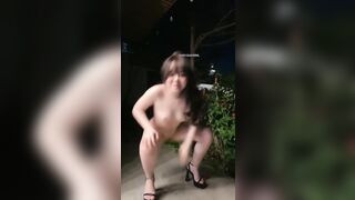 Cơn sướng càng kéo dài thì mức độ nứng càng cao, mà ko được ra thì càng khó chịuu