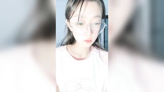 Phần 2: HS Non Tơ Xinh Gái Kính Cận Show Hàng Thủ Dâm Rên Rỉ