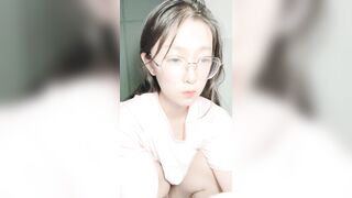 Phần 4: HS Non Tơ Xinh Gái Kính Cận Show Hàng Thủ Dâm Rên Rỉ