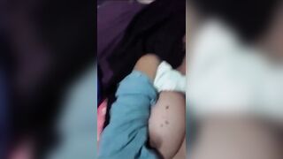 Anh họ đè đụ lồn em gái 16 tuổi còn trinh đụ đau đến phát khóc.
